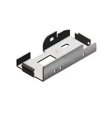 Biegeteil Metallische Halterung mit Aussparungen und Befestigungslöchern.